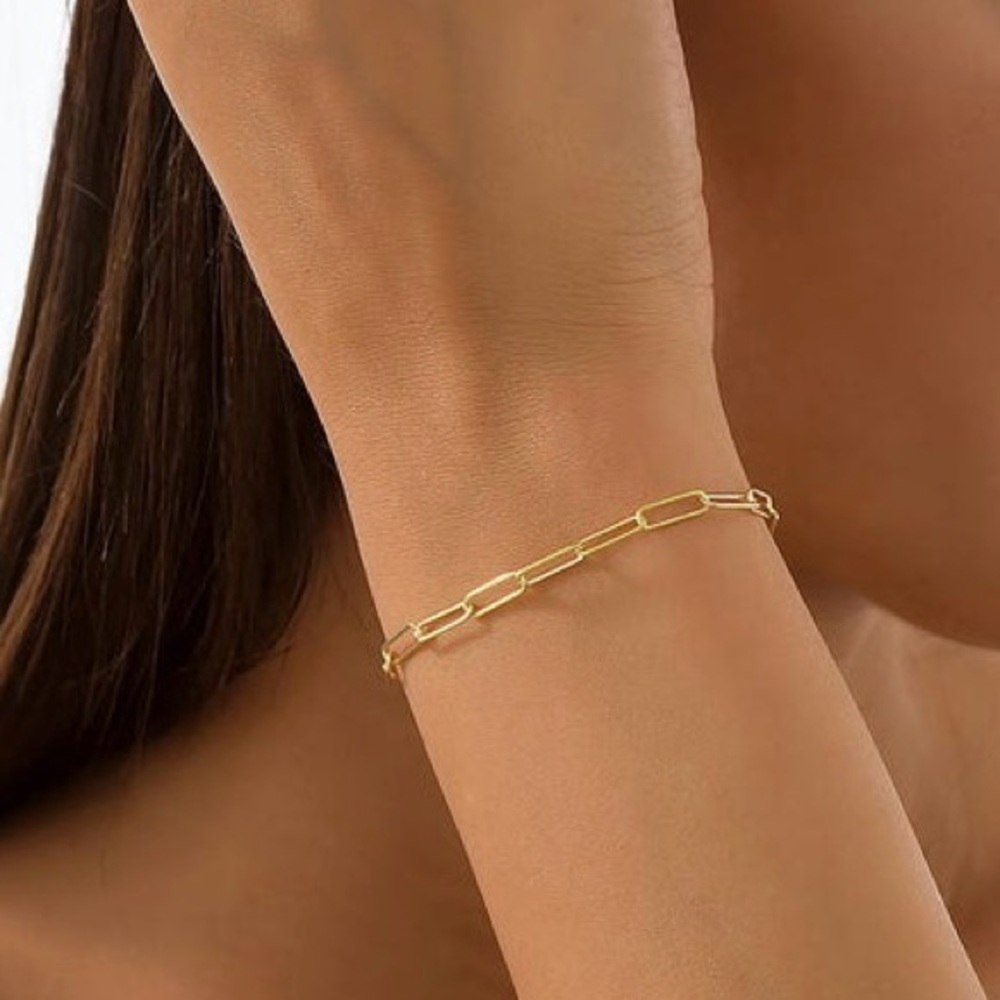 Trendy Gold Plated Stainless Steel Paperclip Chain Bracelet.